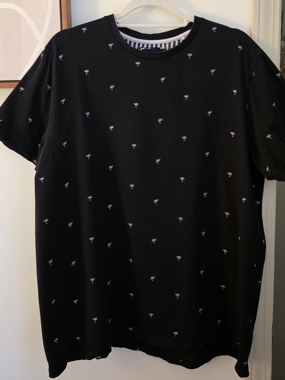 Men's Black Short-Sleeve Tee with White Palm Embroidery